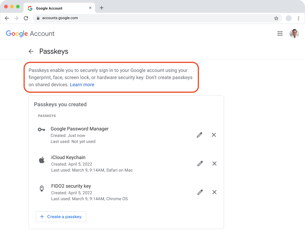 Captura de pantalla de la página de llaves de acceso en Cuentas de Google con una descripción que dice &quot;Las llaves de acceso te permiten acceder de forma segura a tu Cuenta de Google con tu huella dactilar, rostro, bloqueo de pantalla o llave de seguridad física&quot;. No crees llaves de acceso en dispositivos compartidos. Más información&quot;