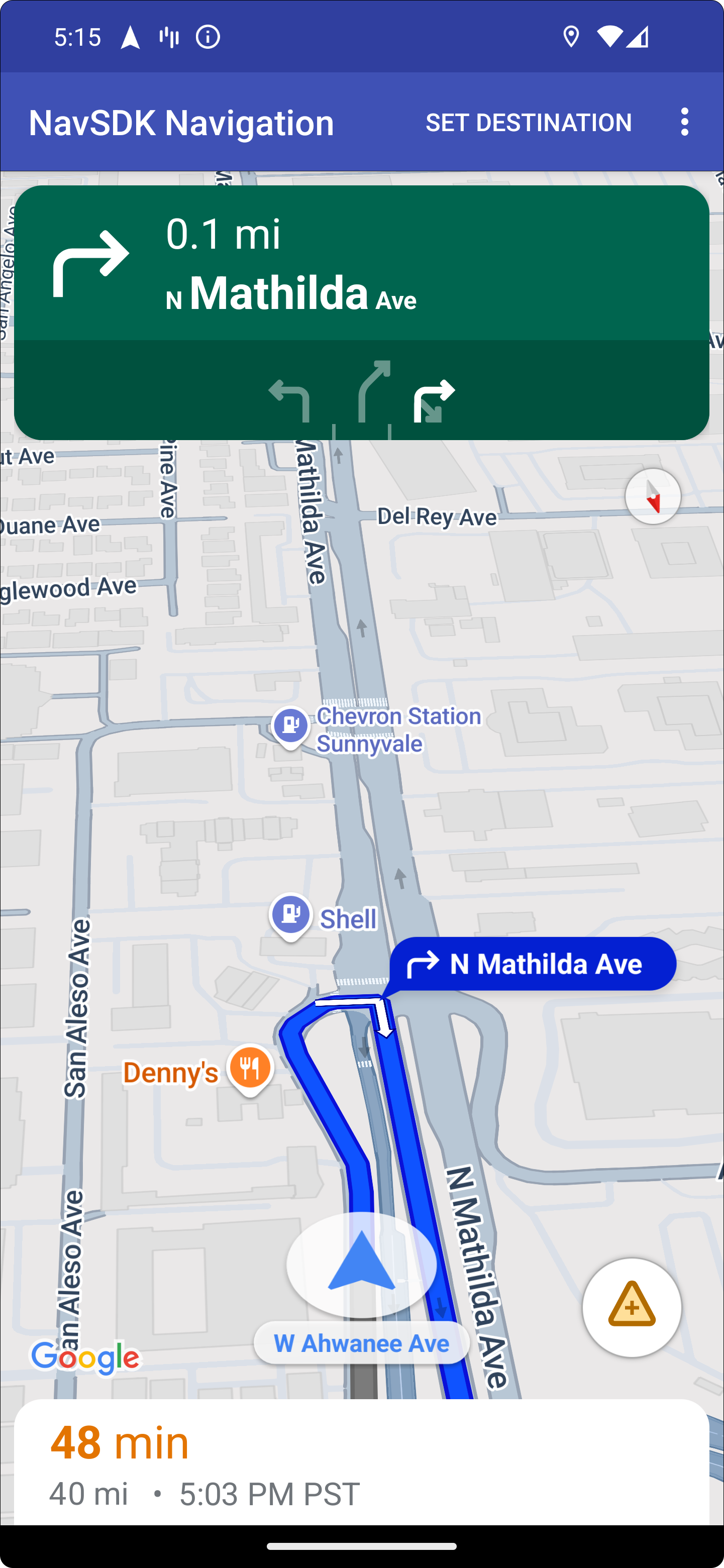 Ein Android-Smartphone, auf dem dieselbe Route als Übersicht angezeigt wird.