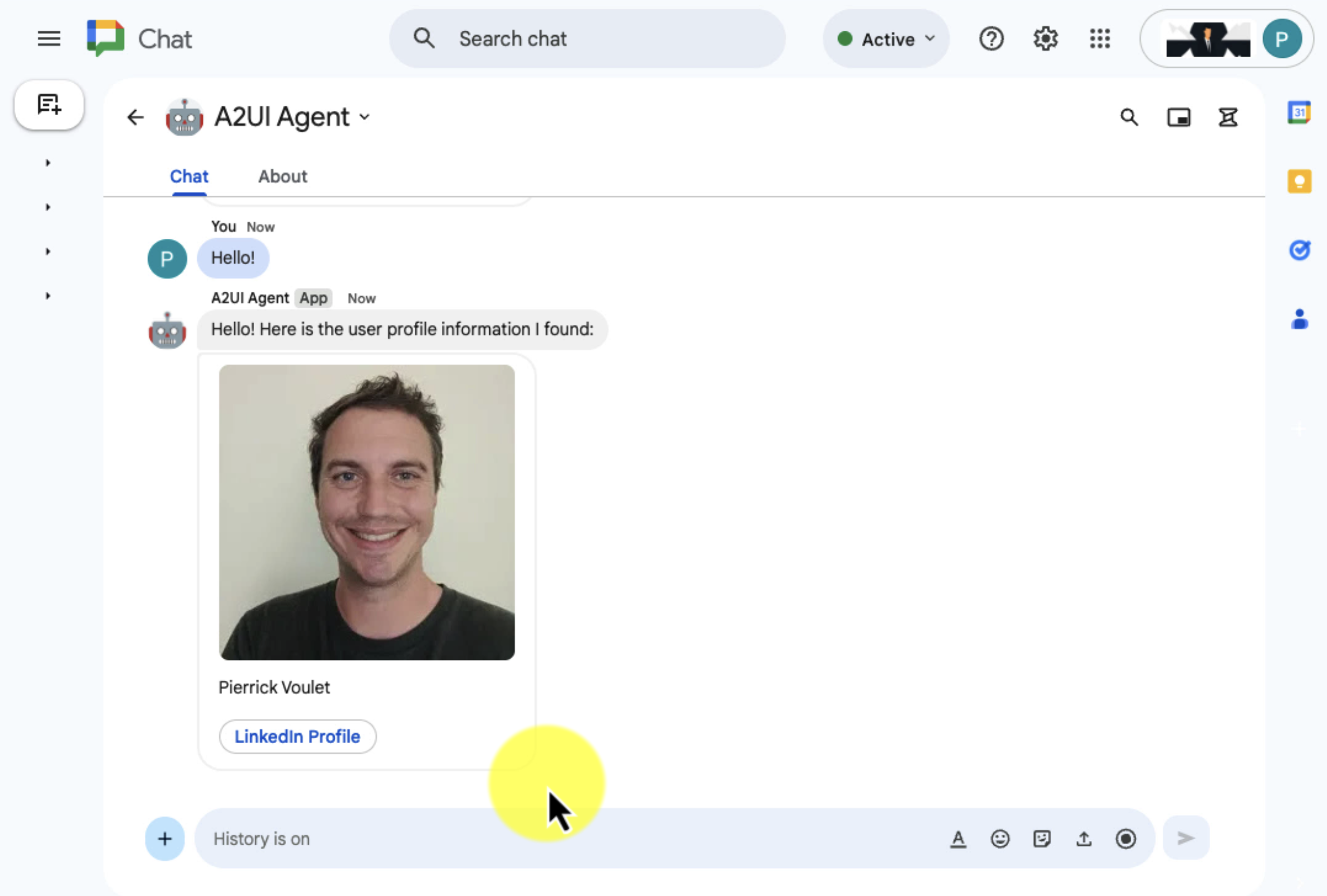 L'agente A2UI risponde all'utente con un messaggio con testo e una scheda contenente il nome, l'immagine e il pulsante LinkedIn del profilo.