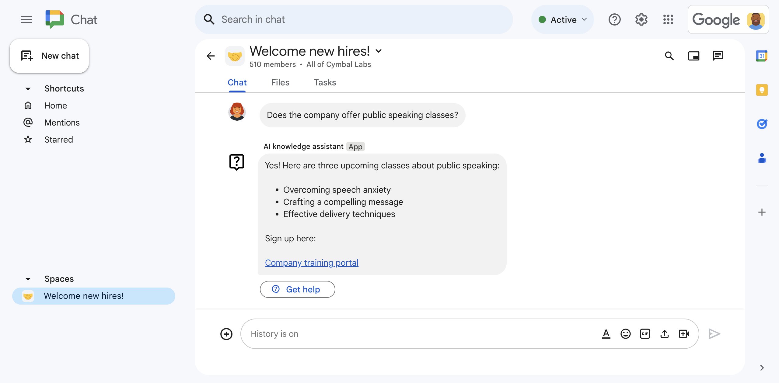 Aplikacja Google Chat Asystent wiedzy o AI odpowiada na pytanie.