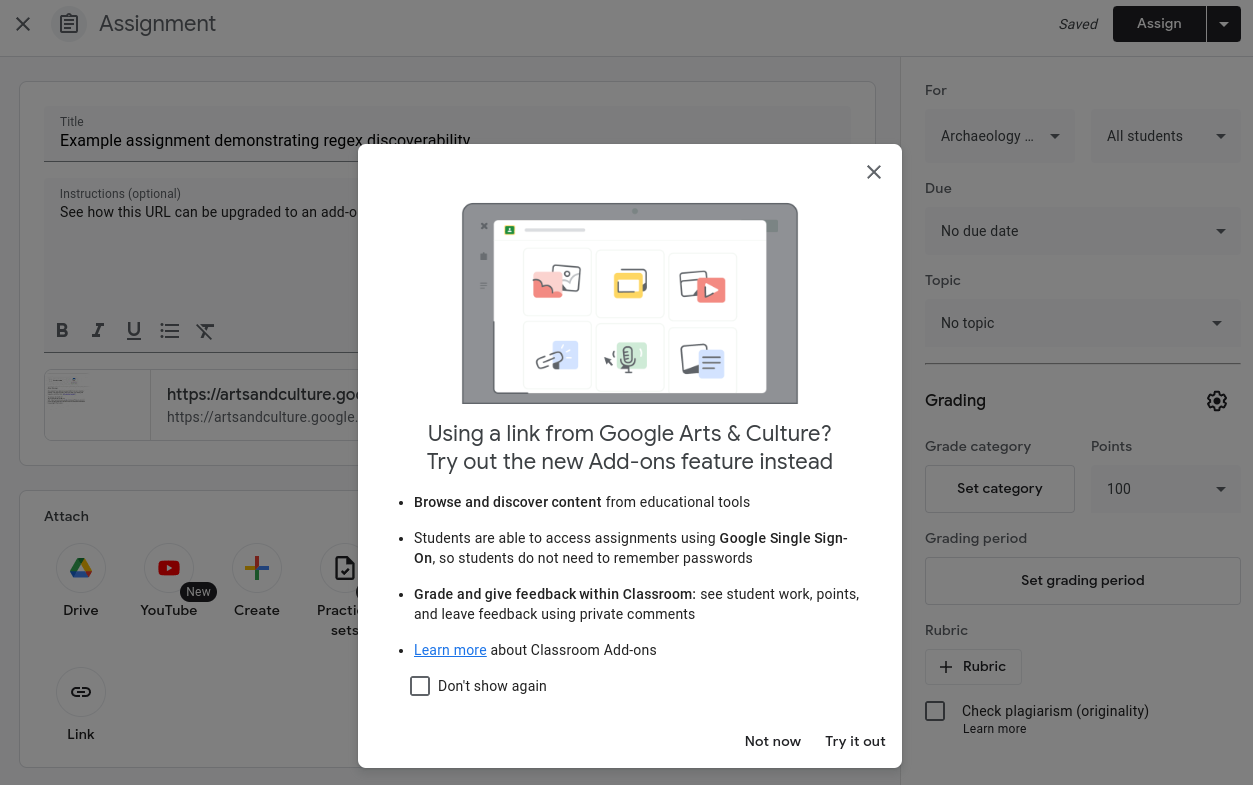 L&#39;enseignant colle un lien